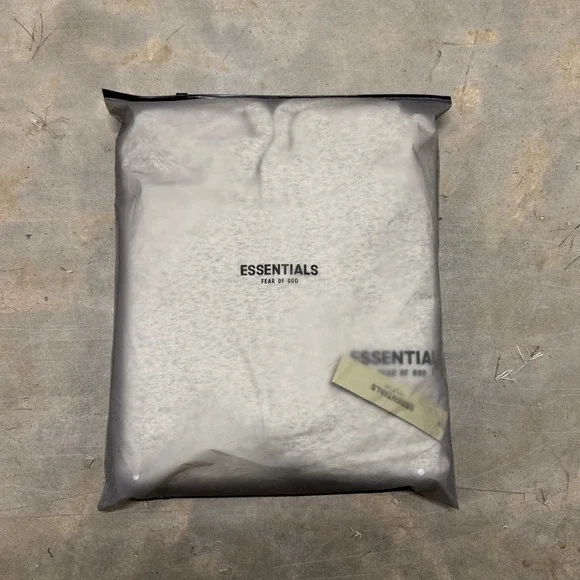 Fear of God Essentials SS22 'Light Oatmeal' Hoodie Size M - Picture 7 of 7
